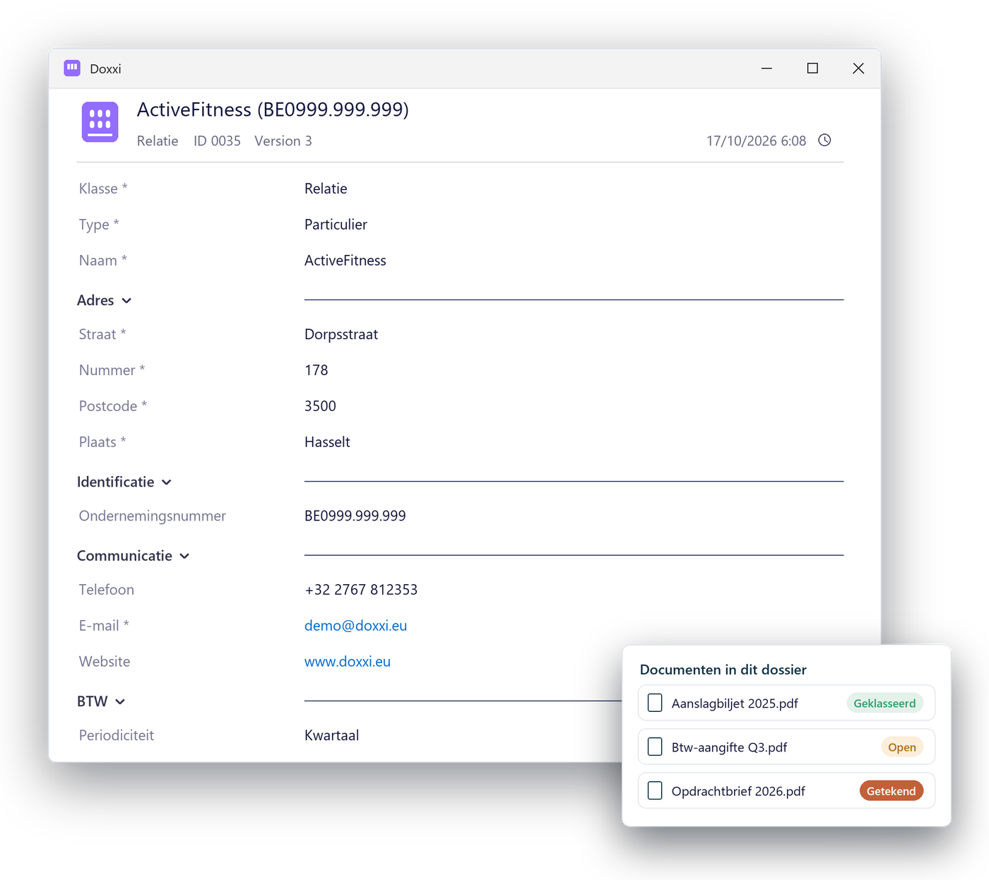 Doxxi client file of a client: name, address, enterprise number, contact details and VAT periodicity, with the documents in the file